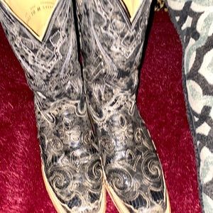 Corral women’s size 10